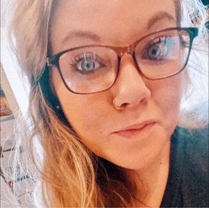 Meet your Posher, Cayla